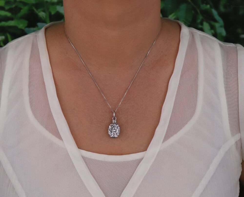 Pendant Only Sterling Silver Flower Pattern Trinket Perfume Bottle Look Pendant - Picture 2 of 5